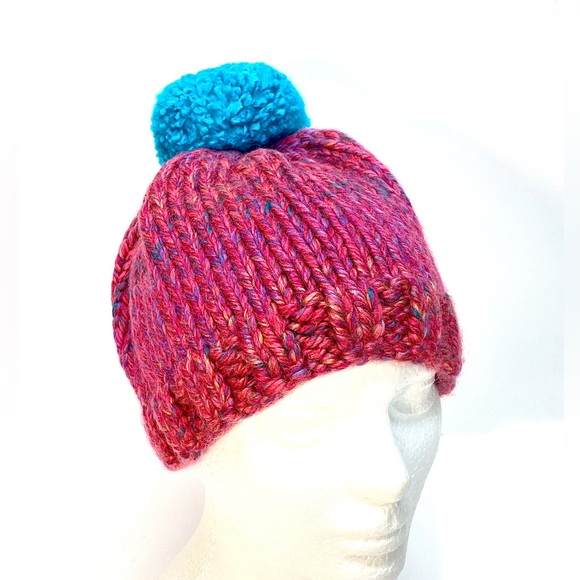 NWT HandKnit Chunky Ladies Pink & Teal Beanie Hat w/ Pom Pom One Size Fits Most - Picture 1 of 8